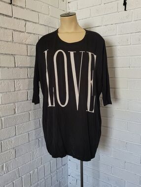 Pomelo Graphic "LOVE" Tunic Top - Black - Medium